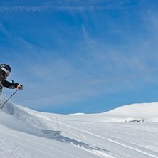 Feta sv&auml;ngar med V&ouml;lkl Kuro. Foto: Celin Serbo. &Aring;kare: Henning Solum.