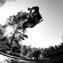 Andreas laddar p&aring; en fett backflip... Foto: Nicke Jacobsson. &Aring;kare: Andreas Jacobsson.