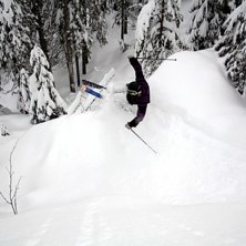 mycket sn&ouml;, s&aring; vi k&ouml;rde lite off the pist. Foto: Markus Nordlund. &Aring;kare: Emil Westman.