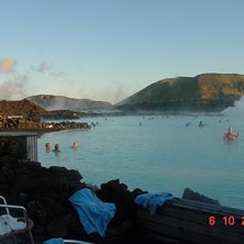 Blue lagoon p&aring; island.