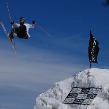 corkar en 7:a och freddan skjuter av denna frame!. Foto: Fredrik s&auml;venberg, Tiny Penis Productions. &Aring;kare: P&auml;r Hansson.