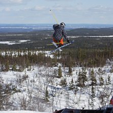 straigt air tailgrab. Foto: Pelle Norrlander. &Aring;kare: Anton Olsson.