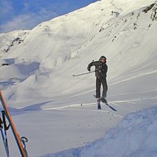 Vi byggde en backcountry-kicker och 
lekte lite s. Foto: Martin Bystedt. &Aring;kare: Robin Spainhour.