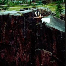 Jonas h&auml;nger ut en mollbergare ner f&ouml;r en 12+ kl. Foto: Jan Svoboda. &Aring;kare: Jonas Andersson.