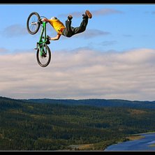 En av m&aring;nga superman i slopstylen under Mayhem 20. Foto: Kjell Holtenkrans. &Aring;kare: Mayhem 2007.