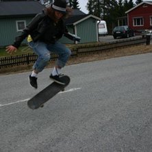 &Aring;kare: Felicia Wallmark.