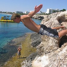 Sk&ouml;nt hopp fr&aring;n b&aring;gen strax nedanf&ouml;r Sunwing A. Foto: Malin. &Aring;kare: Ted St&uuml;bner.
