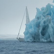 Isberg och &amp;quot;Peis p&aring;&amp;quot; i Hornsund. Foto: Erik Rodesj&ouml;.