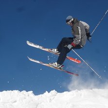 Jag p&aring; skidor igen. Inte mycket till stil, men &aring;. Foto: Magnus Nyberg. &Aring;kare: Kristofer Fahlgren.