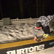 &Aring;kare: Nelson Jones.