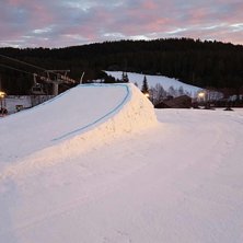 Parken &aring;pner i dag!
0 grader, sola skinner og vi .