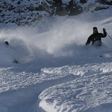 sk&ouml;n puder&aring;kning finns det alltid tid till. Foto: Andreas Larsson. &Aring;kare: Jag till skiiers right och Johan Abrahamsson till skiiers left.