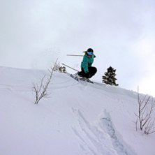 f&ouml;rsta hopp efter kn&auml;operation som skedde 2 veck. Foto: patrik sollander. &Aring;kare: carolin happe sollander.