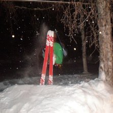 frontflip hemma hos oscar :D. Foto: oscar. &Aring;kare: jag.