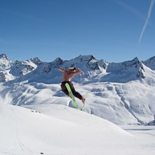 ludas fl&auml;skar p&aring; en 10 meter h&ouml;g sp&auml;nnare. Foto: robin r&auml;ka. &Aring;kare: ludas.