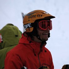 Foto: Ola Melin. &Aring;kare: Som ett barn p&aring; julafton Jon Larsson har precist &aring;kt skidor..