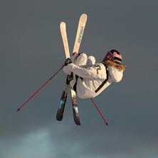 Jon Olsson s&auml;tter en go kangoro flip under tr&auml;ni. Foto: Fredrik. &Aring;kare: Jon Olsson.