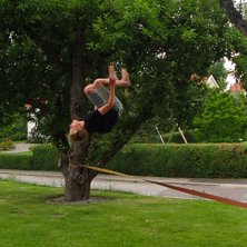 backflip fr&aring;n slackline:). &Aring;kare: Isac Wadsten.