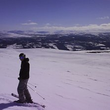h&auml;rlig v&aring;rdag att leka p&aring; skutan . Foto: Peter Andersson. &Aring;kare: Stefan Andersson.