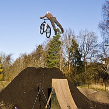 Anton k&ouml;r en sk&ouml;n Superman!. Foto: Christian &Aring;kesson. &Aring;kare: Anton Gustavson.