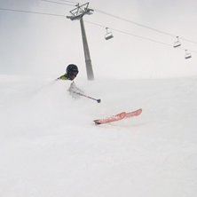 T&auml;nk vad lite sn&ouml; kan g&ouml;ra &aring;t en vanlig pist :. Foto: Hans Frid. &Aring;kare: Birger Tenow.