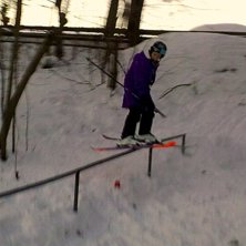 hittade ett par handrail i r&ouml;deby.
!suddig bild!. Foto: Mattis Sj&ouml;gren. &Aring;kare: Elias Samuelsson.