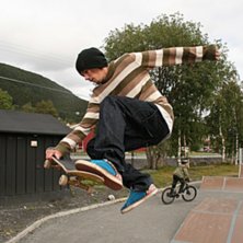 Bilden &auml;r tagen p&aring; parkeringen p&aring; Holiday Club. Foto: Adrian Fr&ouml;lund. &Aring;kare: Jonas Gustavsson.