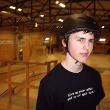 Jag i hangaren i link&ouml;ping, observera min fina tr. Foto: Patrick S&ouml;derstr&ouml;m. &Aring;kare: Rasmus Jemander.