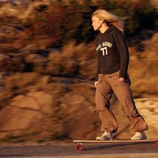 H&auml;rlig &aring;kning vid havet i Kyvik, . Foto: Magnus Ch&ouml;ler. &Aring;kare: Pauline Manhed.