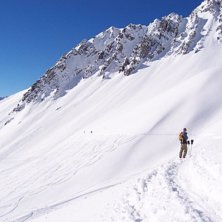 P&aring; v&auml;g ut till en offpistrepa.. Foto: Johanna. &Aring;kare: Jag.