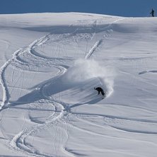 &Ouml;ver en liten driva och man &auml;r ute i det fria fi. Foto: Arvid Hejll. &Aring;kare: Mattias Clarin.
