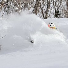 Sn&ouml;s&auml;kra sluttningar i Annupuri. Foto: Johan Palmqvist. &Aring;kare: Daniel Entoft.