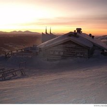 Hummelstugan i solnedg&aring;ng!!. Foto: Lena Nilsson.