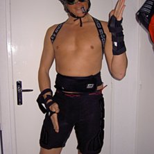 SafetyMan kan inte bli skadad!. Foto: Gustav Fredholm. &Aring;kare: Linus Karlsson.