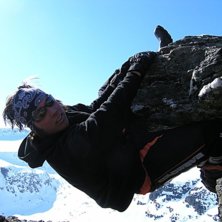 En mycket slut kille efter en topptur i brant terr. Foto: Ari Lantto. &Aring;kare: Petter Lindmark.
