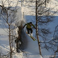 Odd Roar setter en 7 meters dropp.. Foto: Hans Christian Moi. &Aring;kare: Odd Roar Salamonsen.