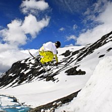 Douglas langar snurr i BC-kicken i Stryn. Foto: Claes Lind. &Aring;kare: Douglas K&auml;llsbo.