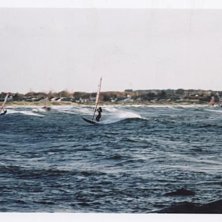 De sista sm&aring; sk&ouml;na v&aring;gorna p&aring; den svenska seso. Foto: Arild Kristiansen. &Aring;kare: Ulrik Larsson.