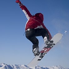 Sk&ouml;n kick med l&aring;ng o brant landning. Foto: Filip Wannehag. &Aring;kare: Ok&auml;nd.