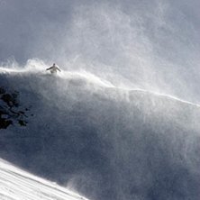 Armarna rakt ut &aring;t sidorna g&ouml;r att man flyger l�. Foto: Gene Dwarkin. &Aring;kare: Patrik Leidstedt.