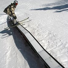 Jag p&aring; railen. Foto: Simon Dehnisch. &Aring;kare: Joel Dehnisch.