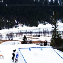 Jocke g&ouml;r en snurr med mute!. Foto: Tommie Johansson. &Aring;kare: Jocke Berggren.