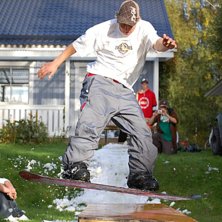 Solig h&ouml;stadag med &amp;quot;l&aring;n&amp;quot; sn&ouml;.. Foto: Joni Uunila. &Aring;kare: Jonathan Bj&ouml;rksog.