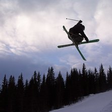 sk&ouml;&ouml;&ouml;n 360 I f&ouml;rsta kicken i Trysils park i &aring;. Foto: Sanna. &Aring;kare: Markus L&ouml;vgren.