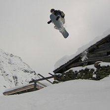 Sk&ouml;n landning efter hustaket! Synd bara att solen. Foto: Filip Giselsson. &Aring;kare: Christoffer Engstr&ouml;m.