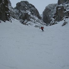 Beautiful drop from top to bottom 2.300 m ; couloi. Foto: Xavier Fernandez. &Aring;kare: Toni ski kmx.