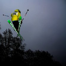 vet inte vem &aring;karen i den mystiska gula jackan &auml;. Foto: kim larsson.