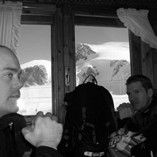 En kopp java p&aring; gr&auml;nsen mellan Zermatt o Cervini. Foto: Erik Dandanell. &Aring;kare: Lasse Sahlstr&ouml;m, Jonas Andersson.