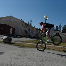 Nosemanual. Foto: Fredrik Landstr&ouml;m. &Aring;kare: Emil Moberg.