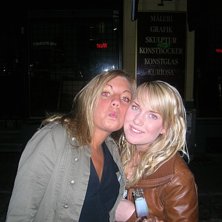 Paaarty.. Jag &amp;amp; Lins utanf&ouml;r Club Hipp!. Foto: Don&amp;#039;t remember...